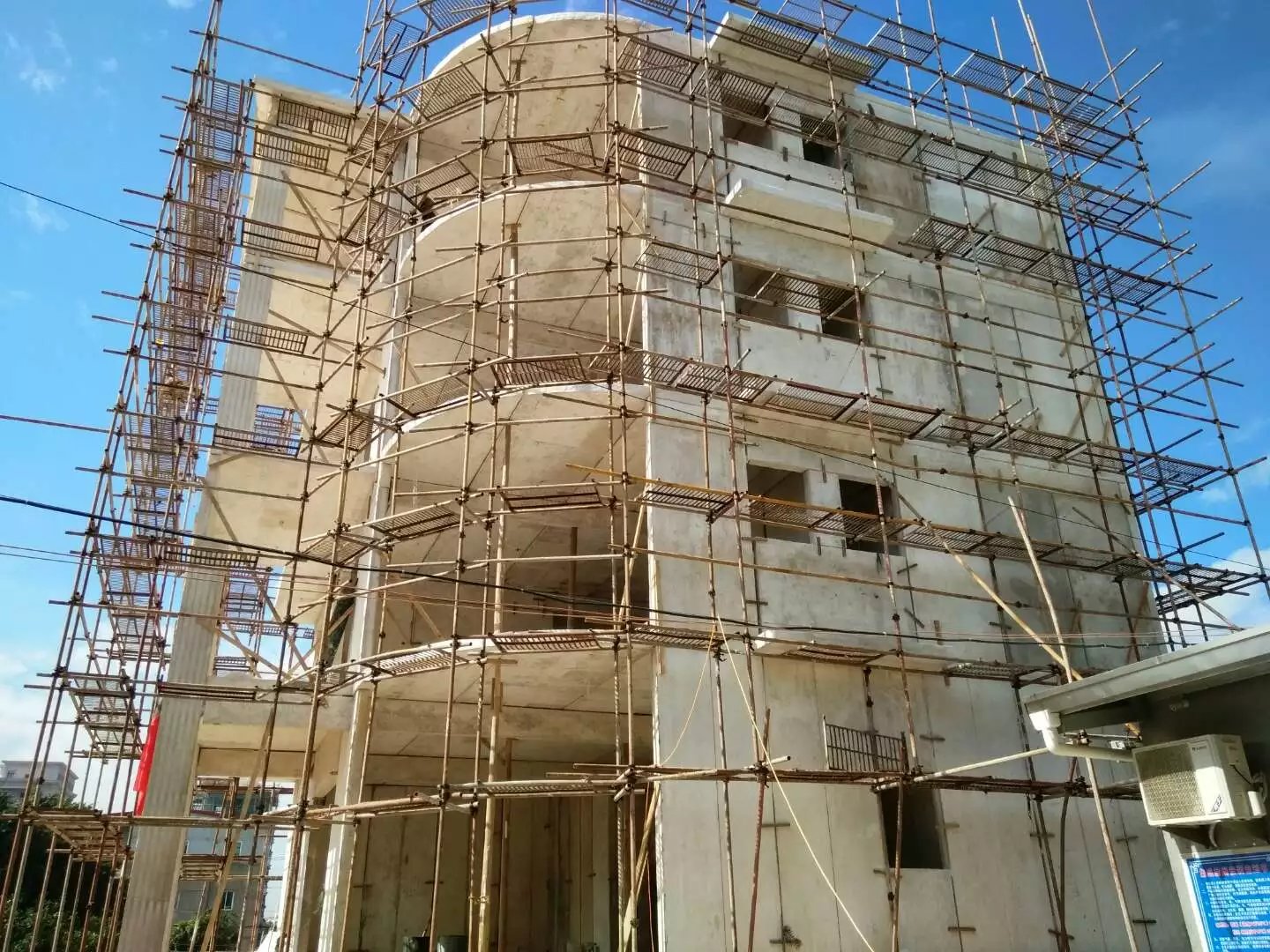 重庆星河绿色环保装配式建材在福建修建的五层别墅建筑